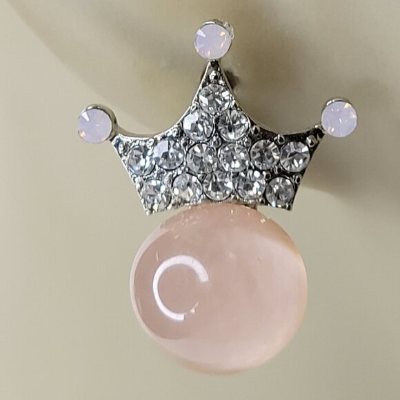 Crown Shape Tiny Earrings - Picture 4 of 7